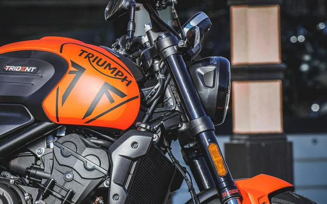 2023 Triumph Trident 660 Matte Baja Orange / Matte Storm Grey