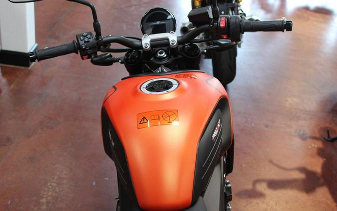 2023 Triumph Trident 660 Matte Baja Orange / Matte Storm Grey