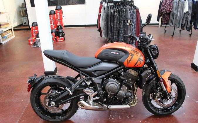 2023 Triumph Trident 660 Matte Baja Orange / Matte Storm Grey