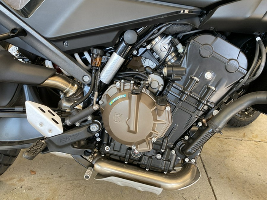 2025 Husqvarna Motorcycles SVARTPILEN 801