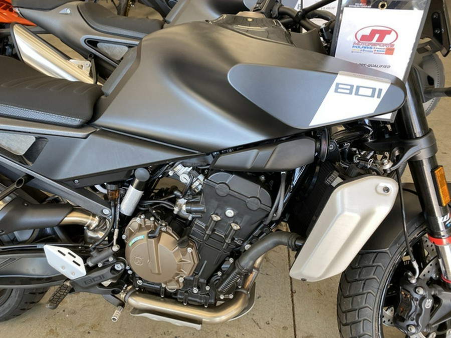 2025 Husqvarna Motorcycles SVARTPILEN 801