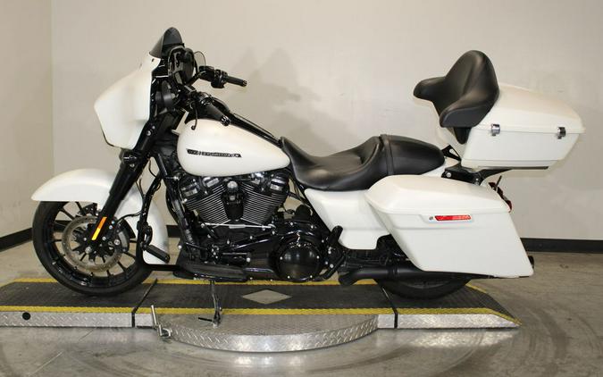 2018 Harley-Davidson® FLHXS - Street Glide® Special