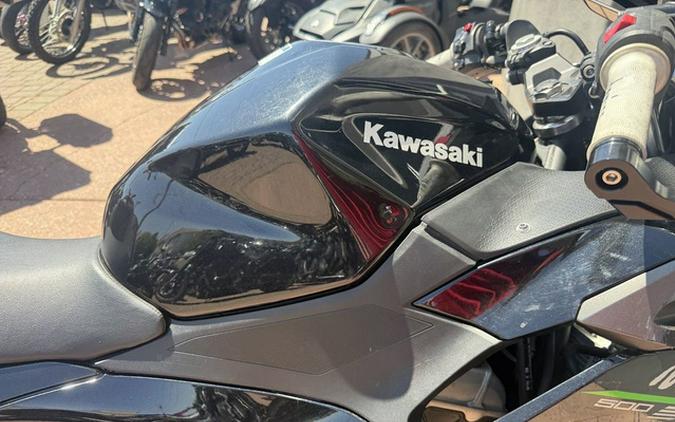 2024 Kawasaki Ninja 500 KRT Edition