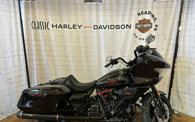 2024 Harley-Davidson CVO™ Road Glide® ST FLTRXSTSE Raven Metallic