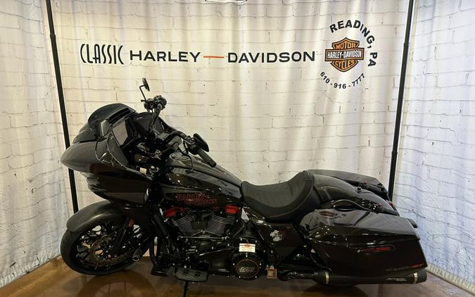 2024 Harley-Davidson CVO™ Road Glide® ST FLTRXSTSE Raven Metallic