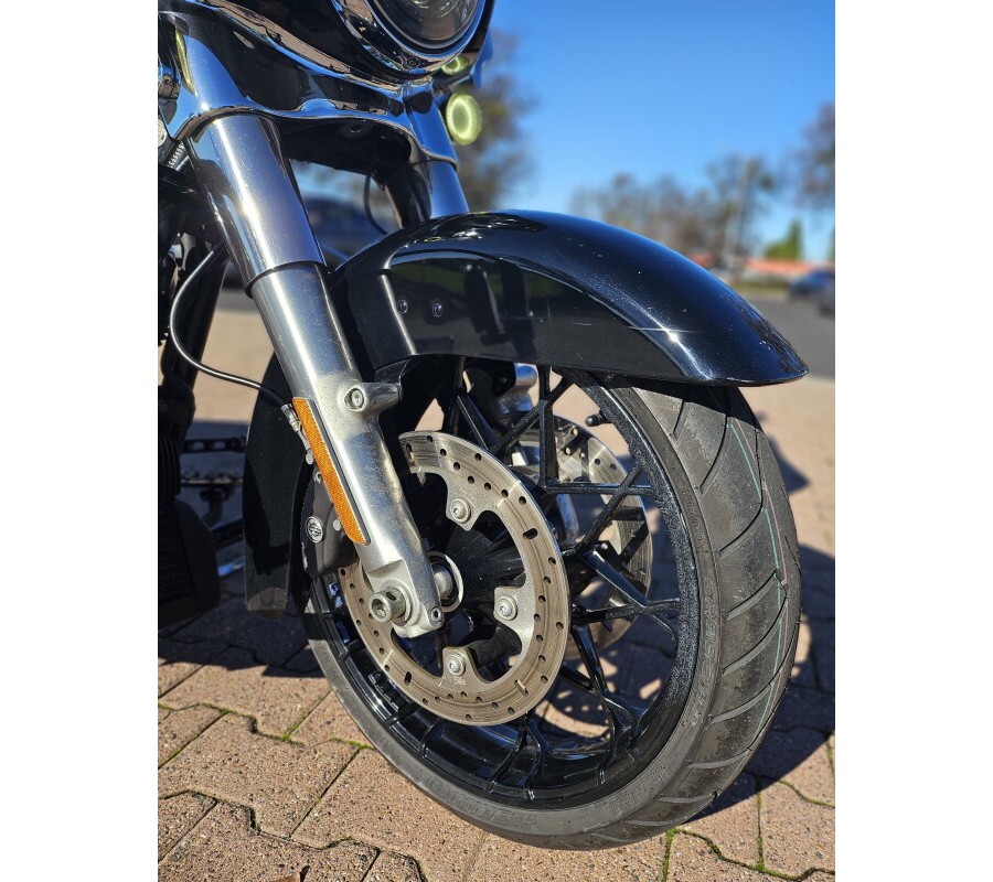 FLHX 2019 Street Glide®