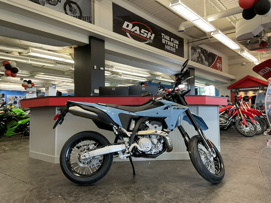 2025 DR-Z4SMM5 - Suzuki