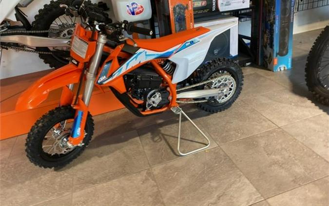 2024 KTM SX-E 3