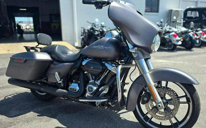 2017 Harley-Davidson® FLHXS - Street Glide® Special