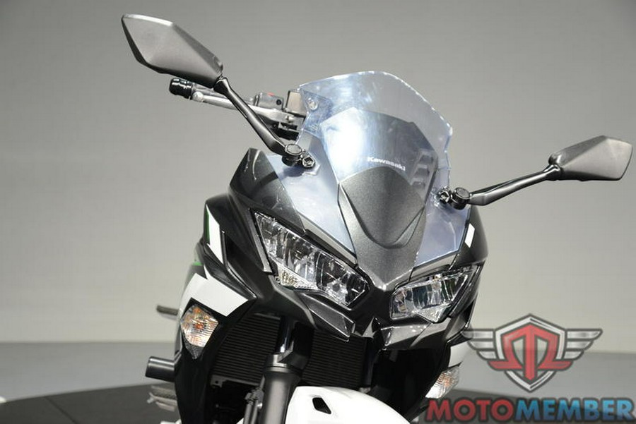 2022 Kawasaki Ninja® 650 Pearl Robotic White/Metallic Carbon Gray