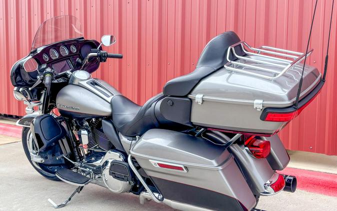 2016 Harley-Davidson® Ultra Limited FLHTK Billet Silver/Vivid Black
