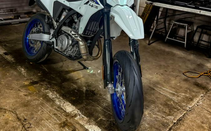 2025 Suzuki DR-Z 4SM