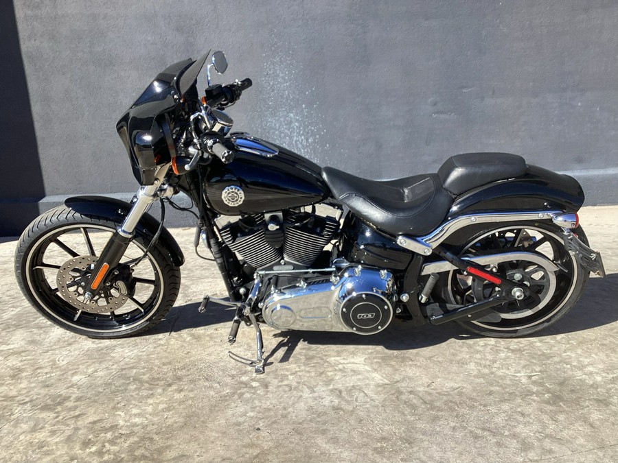 2015 Harley-Davidson Breakout®