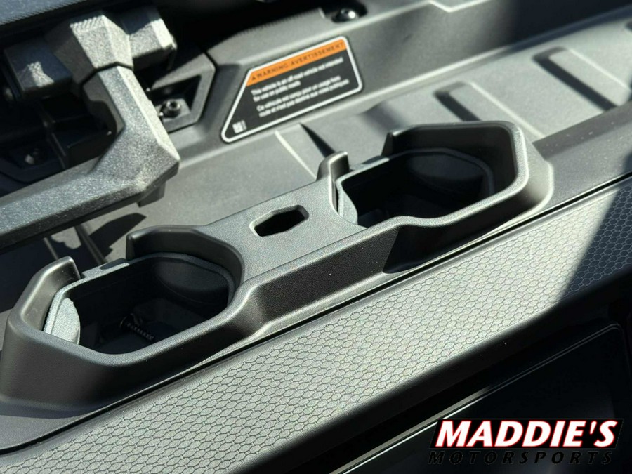 2026 Can-Am Defender Limited HD11