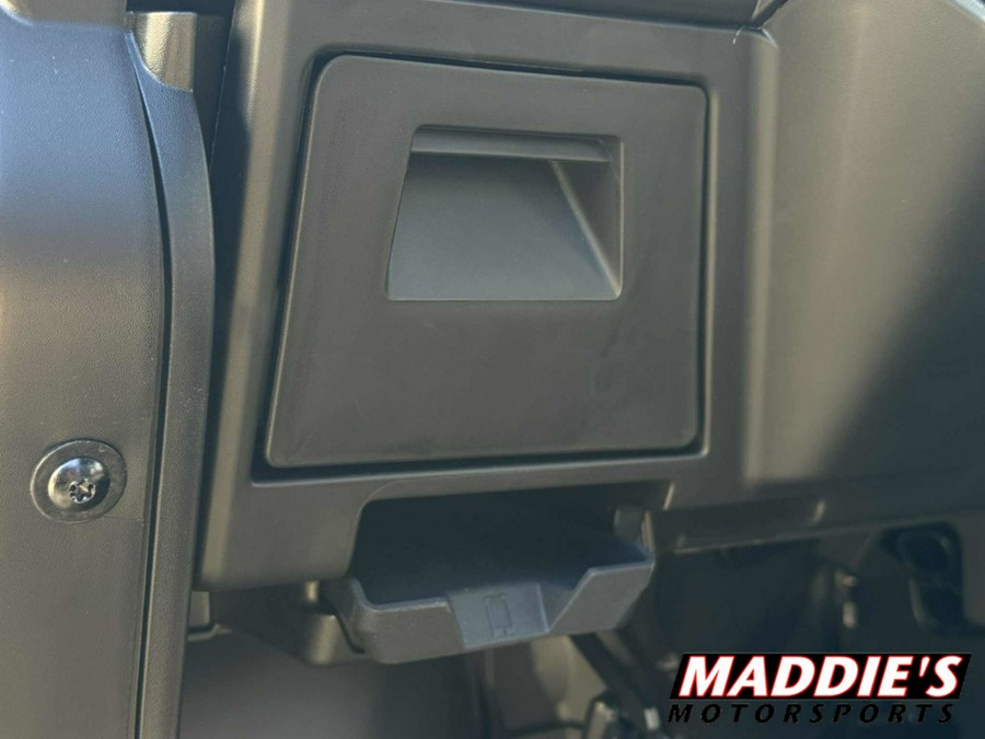 2026 Can-Am Defender Limited HD11