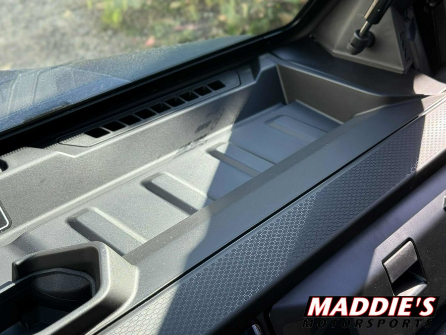 2026 Can-Am Defender Limited HD11