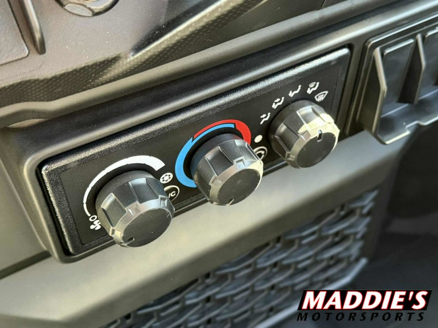 2026 Can-Am Defender Limited HD11