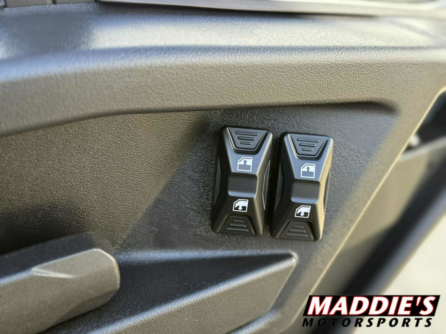 2026 Can-Am Defender Limited HD11