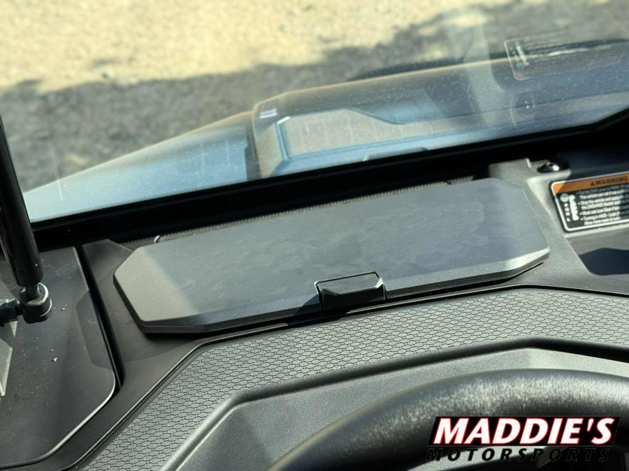 2026 Can-Am Defender Limited HD11