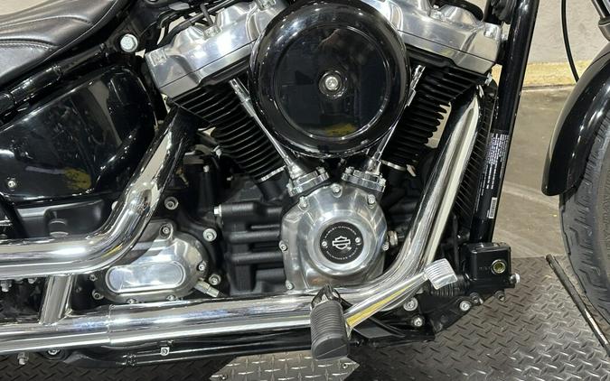 Harley-Davidson® Softail® Standard 2023 FXST 039376B BLACK