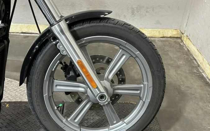 Harley-Davidson® Softail® Standard 2023 FXST 039376B BLACK