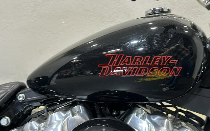 Harley-Davidson® Softail® Standard 2023 FXST 039376B BLACK