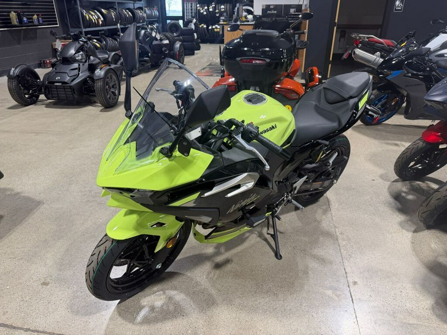 2026 Kawasaki Ninja® 500 SE ABS
