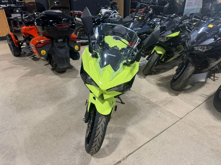 2026 Kawasaki Ninja® 500 SE ABS