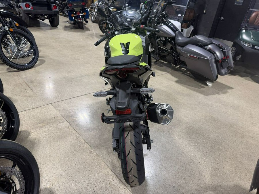 2026 Kawasaki Ninja® 500 SE ABS