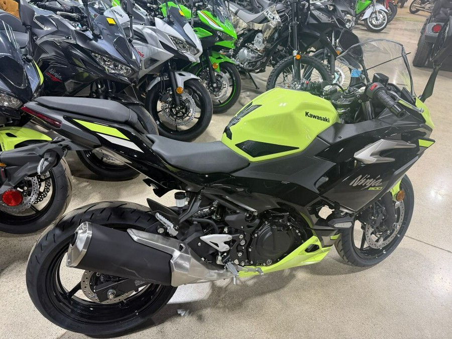 2026 Kawasaki Ninja® 500 SE ABS