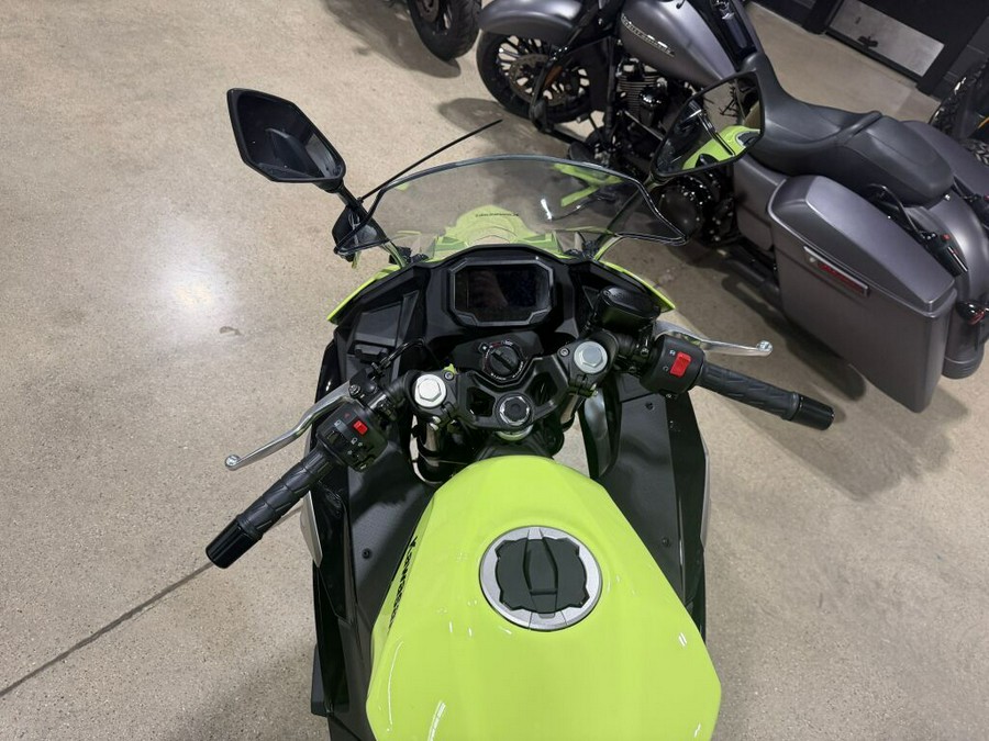 2026 Kawasaki Ninja® 500 SE ABS