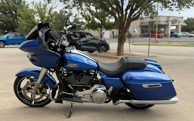 2025 Harley-Davidson® Road Glide® Blue Burst