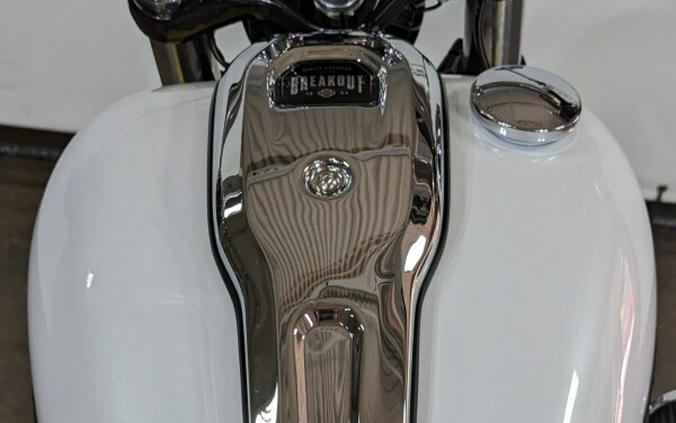 2024 Harley-Davidson Breakout 117 White Onyx Pearl - Black Finish