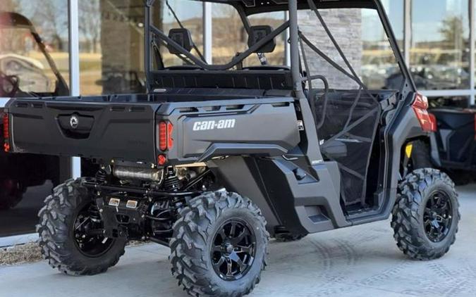 2025 Can-Am® Defender DPS HD10