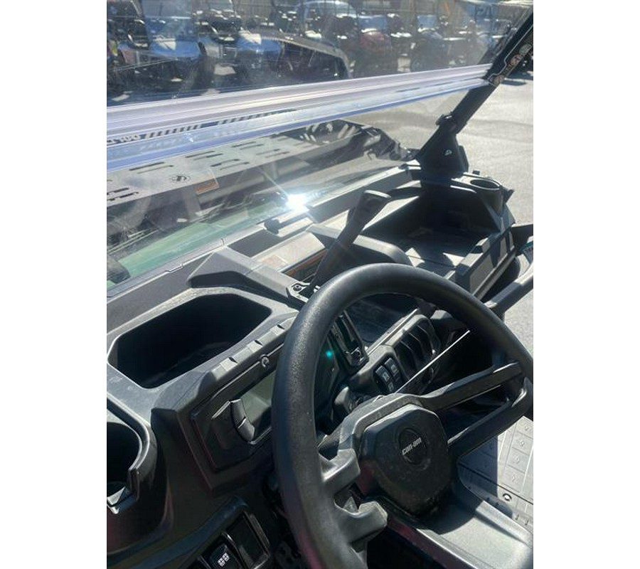 2025 Can-Am Defender HD9