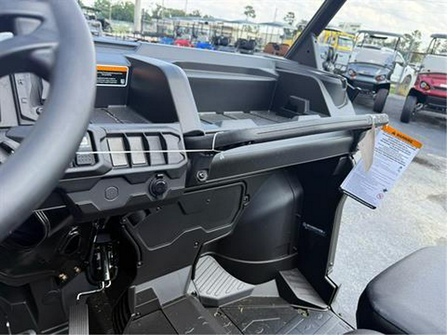 2025 Can-Am Defender HD9