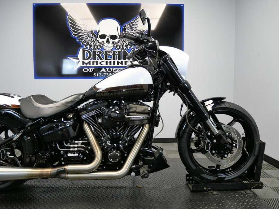 2017 Harley-Davidson® FXSE - CVO™ Pro Street Breakout®