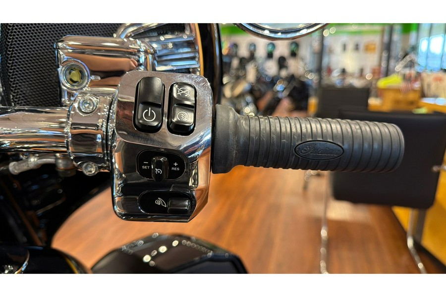 2025 Indian Motorcycle ROADMASTER ELITE, SPIRIT BLU CNDY FADE, 49S Elite