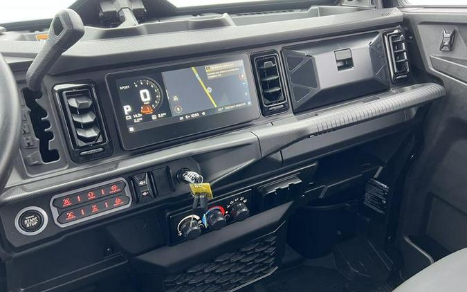 2026 Can-Am® Defender MAX Limited HD11