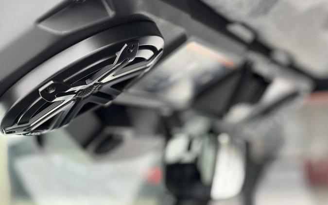 2026 Can-Am® Defender MAX Limited HD11