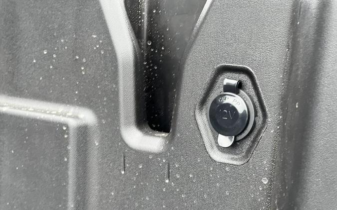 2026 Can-Am® Defender MAX Limited HD11