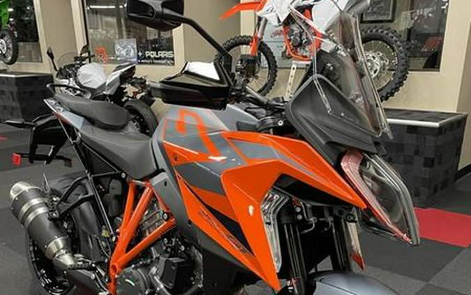 2023 KTM 1290 Super Duke GT