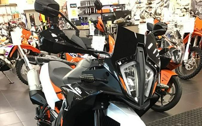 2024 KTM 890 SMT