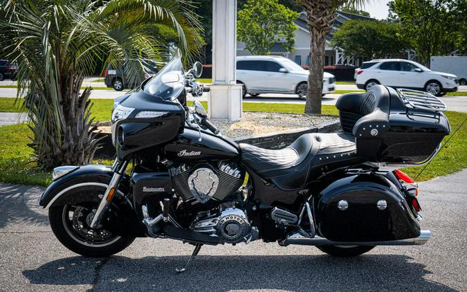 2017 Indian Motorcycle® Roadmaster® Thunder Black