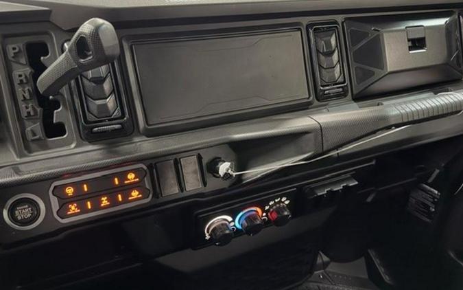 2026 Can-Am® Defender MAX XT CAB HD11