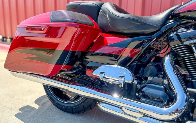 2017 Harley-Davidson® CVO™ Street Glide® FLHXSE Starfire Black/Atomic Red with Contrast Chrome Aggre