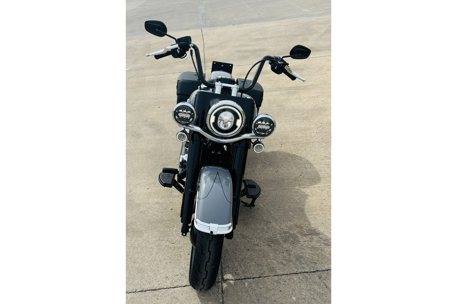 2026 HERITAGE SOFTAIL CLASSIC 117 SOLO - Harley-Davidson®