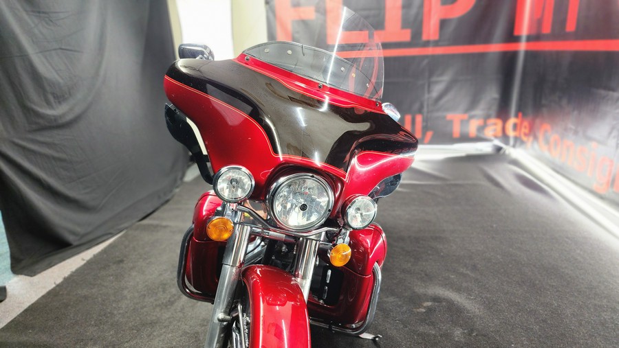 2012 Harley-Davidson® FLHTCU