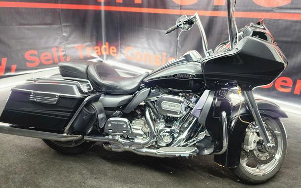 2011 Harley-Davidson® FLTRUSE CVO