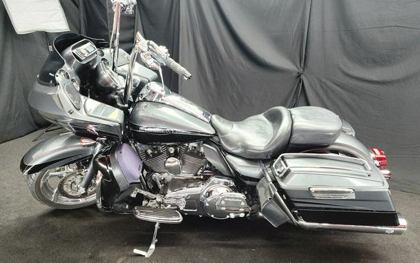 2011 Harley-Davidson® FLTRUSE CVO